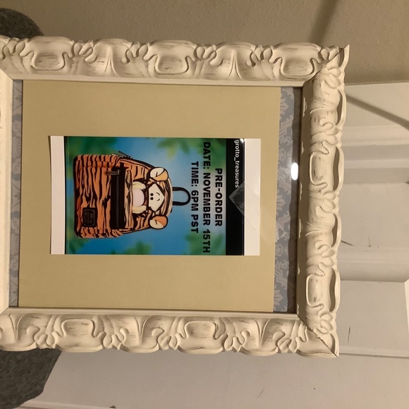 Frame w Tigger Loungefly backpack re-release photo - Picture 5 of 5